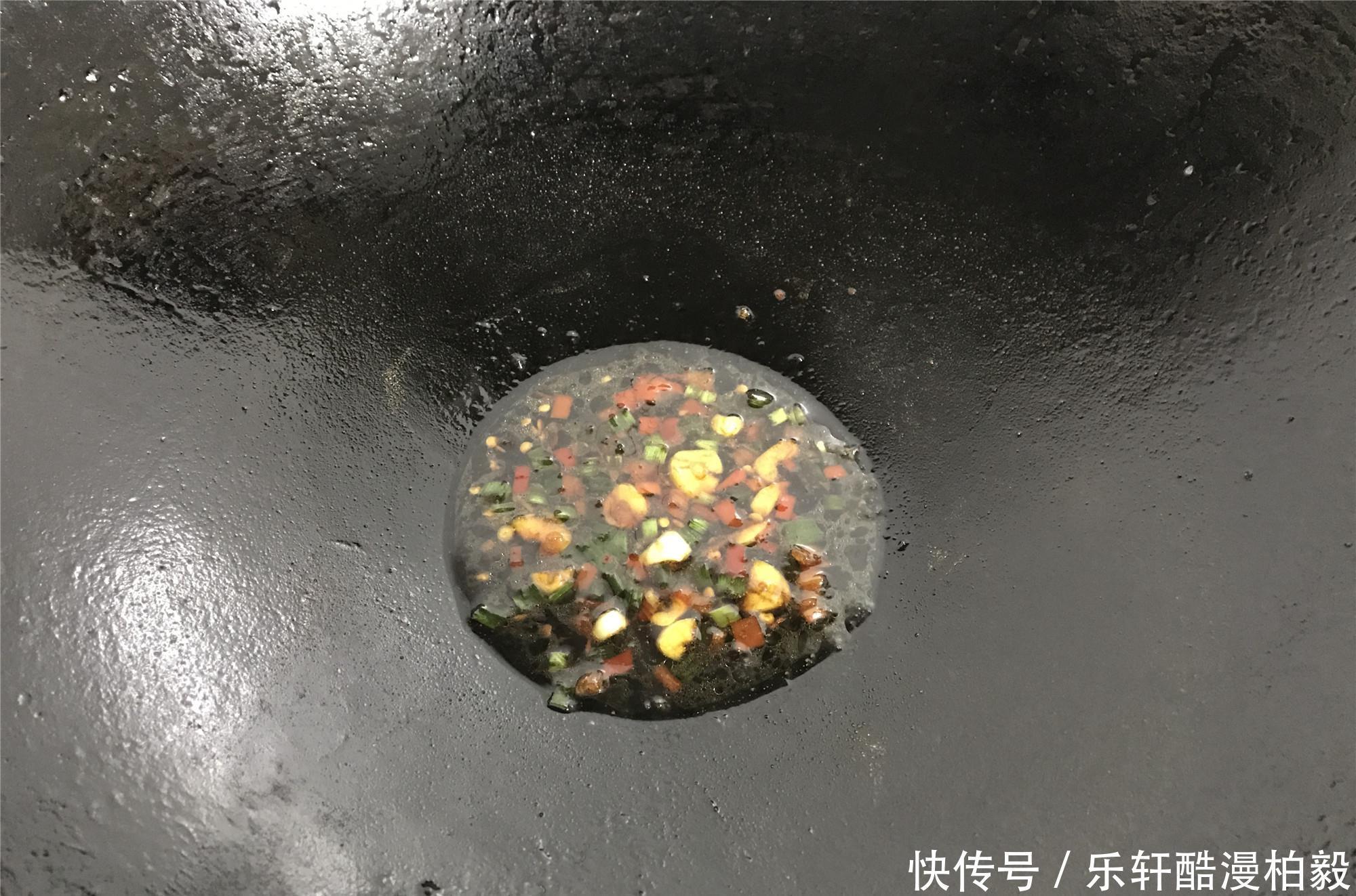 它没有肉菜贵，但在蔬菜中算是贵的，不过营养价值对得起它的价格