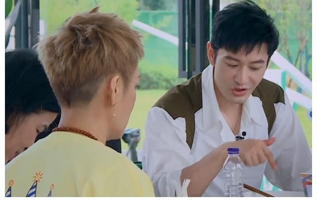 曾一手|黄晓明为减肥只吃一根面条，曾因瘦身致健康受损，宁静拍桌子呵斥