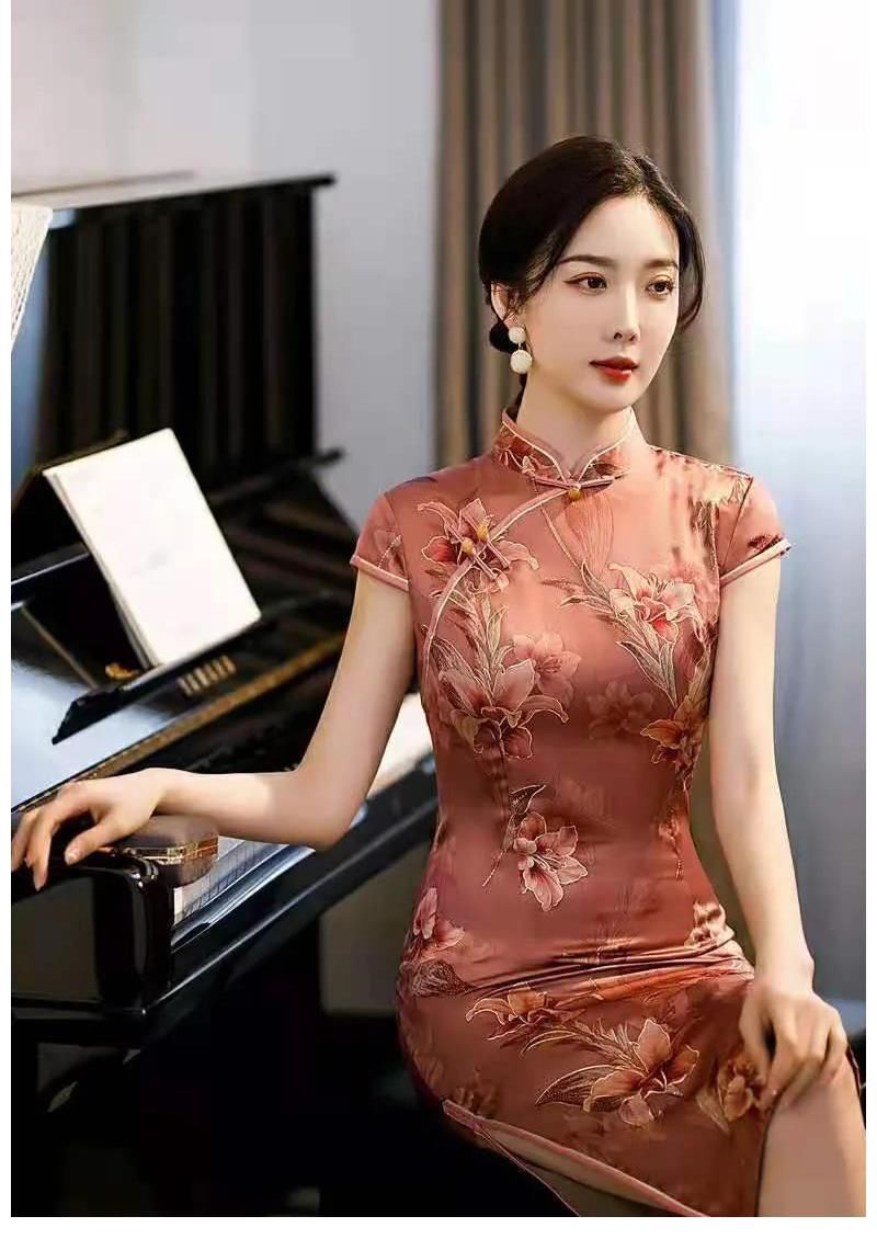 旗袍|旗袍女人的气质感,能让女性的高级感展现到极致,均与年龄无关!