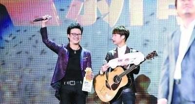 最惨的《中国好声音》冠军,以新人身份“再次”比赛,结果第一场就被淘汰