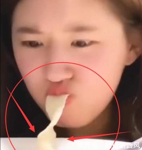 杨幂|杨幂吃一根面条,baby吃一根面条,看清赵露思,不胖你胖谁