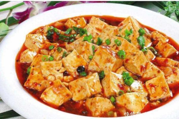 做麻婆豆腐时,豆腐老是容易碎,试试多加“这一步”