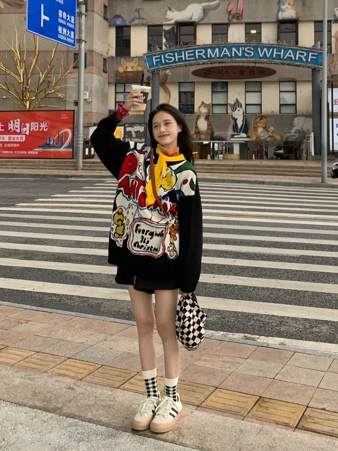 卡通 秋冬想要穿得俏皮又可爱?一定不能错过这件卡通针织衫!