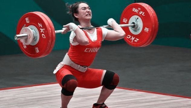 骨骼|深蹲只适合年轻人练习？关键注意以下几点，年龄大也能轻松应对