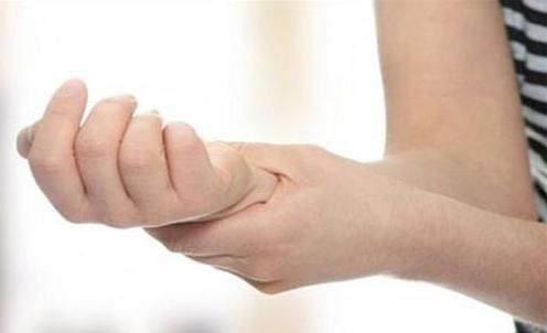 辣木叶|血糖过高，手脚会出现3个症状，再不注意可能会发展成尿毒症