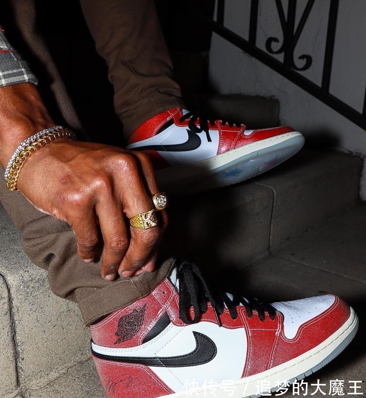 scott 今年十双最贵球鞋!除了闪电倒钩还有两双破万!没想到这双能上榜