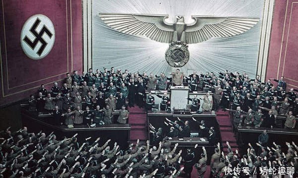 人物还|希特勒演讲能力有多强?一场演讲让数万女性同做三件事,历史少见