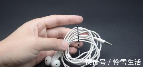 牙膏|才知道,黑色发卡还隐藏4个作用,知道的人不多,回家快找出来
