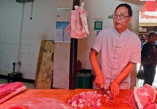 北大陆步轩：不当公务员卖猪肉，为母校捐9亿，成“荣誉校友”