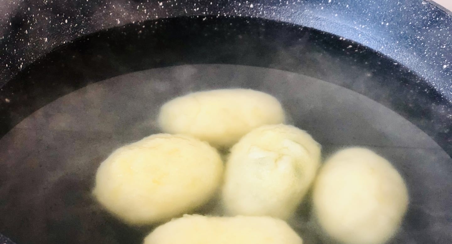 维生素c|每天吃2个它,胜过吃10个苹果,气色好显年轻,42岁人吃出少女脸