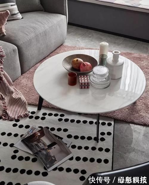 暖暖的味道|110㎡轻奢两居,高级灰+烟粉,个性独特的品质感让人惊艳!