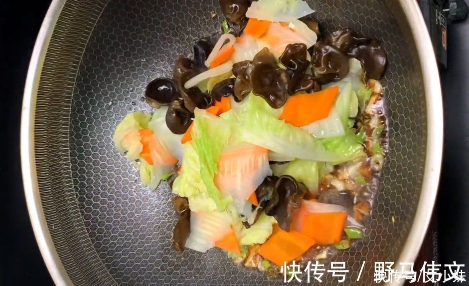 家常菜|白菜要是这样做，就是最好吃的家常菜了，天天吃都吃不够