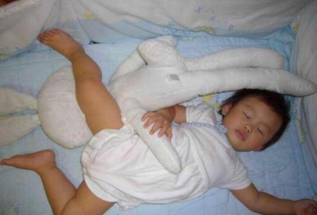 小宝宝|有种“热”叫孩子爱踢被子,其实不止热,娃有“苦衷”妈妈不知