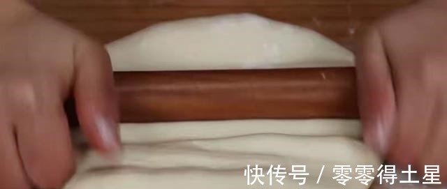 面粉怎么揉才光滑，20年的老保姆教你一招，简单又快速，超级实用！