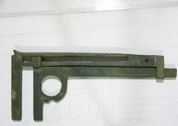 穿越|两汉之间还有一个王朝,这个王朝的皇帝被称为穿越者