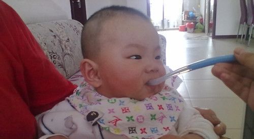 放过|4种辅食再喂给娃吃,脾胃要“罢工”了,儿科医生放过你家娃吧