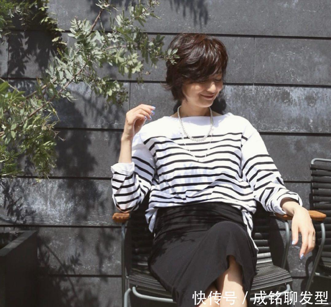 攻略|50岁更要穿得漂亮,学学这位姐姐的穿搭攻略,年过半百也有魅力