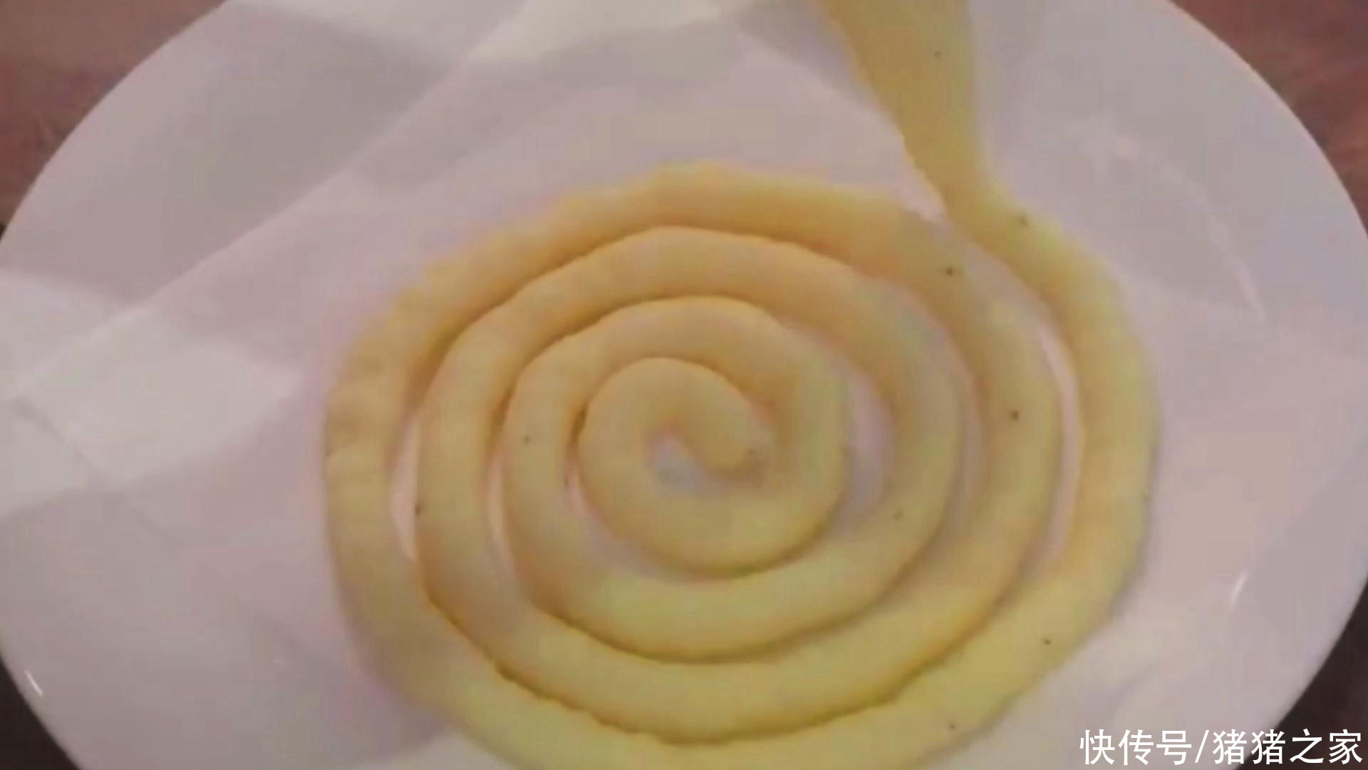 土豆泥|农村妈妈教你做蚊香土豆圈，比肯德基薯条好吃多了