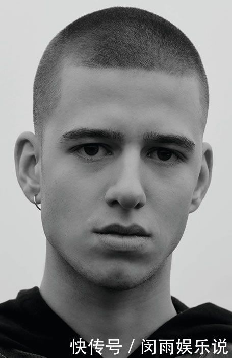 男人40岁再烫锡纸烫就过时了,不如看看这10几款,又帅又精神