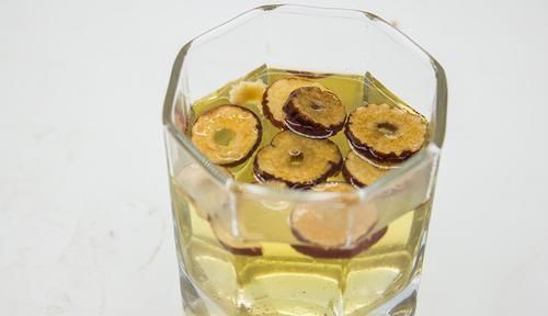 山楂|高血压的“对头”被公布，若你爱喝，血管会轻松很多，降压或不难