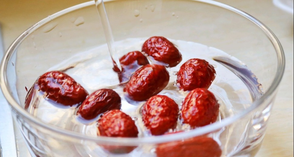 红枣|秋干气燥，早餐多喝这米糊，简单省时又营养，比喝牛奶舒服