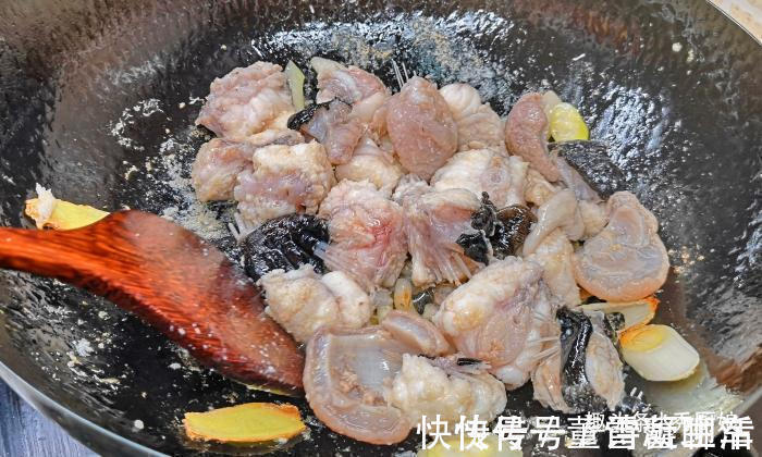 蛤蟆鱼|入秋后,遇到此鱼别不懂吃,营养极高,女性要多吃,炖豆腐吃最香