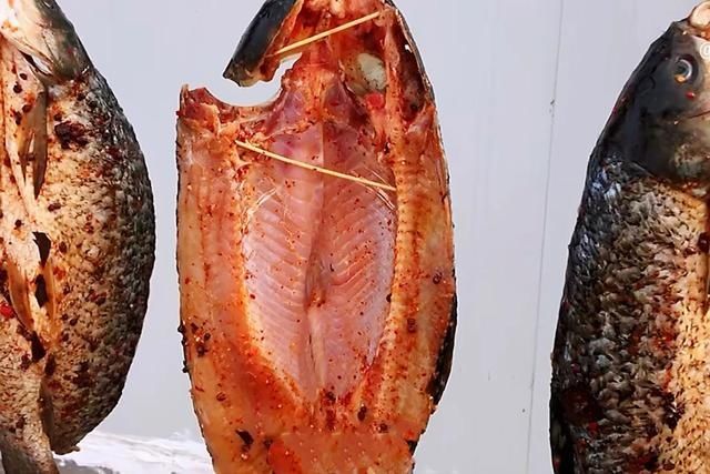 腌腊鱼,直接抹盐难怪不好吃,牢记3点,越放腊味越足,不腥不臭