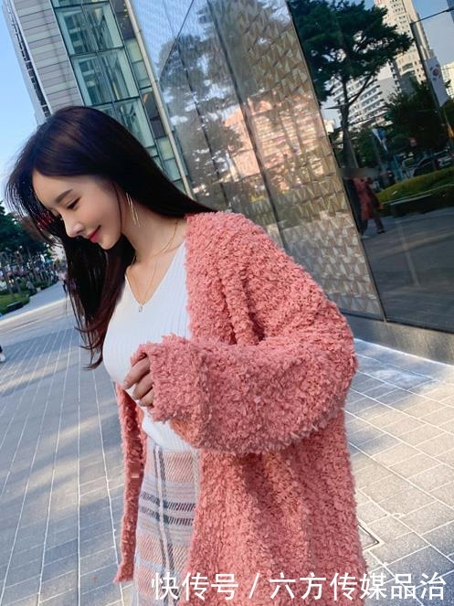 奶昔|孙允珠高清美图:樱桃芒果奶昔甜蜜格纹拼搭裙!