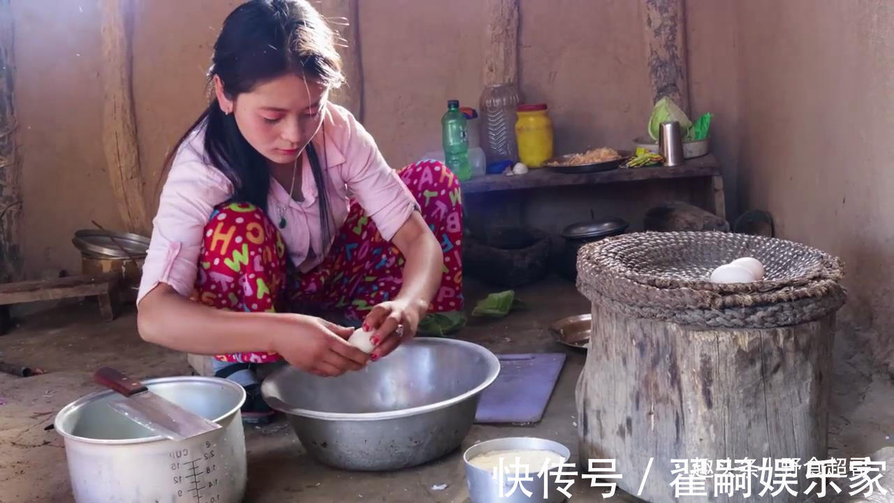勺子|尼泊尔人不用筷子吃汤面，村长家的儿媳妇下厨，美女煮美食