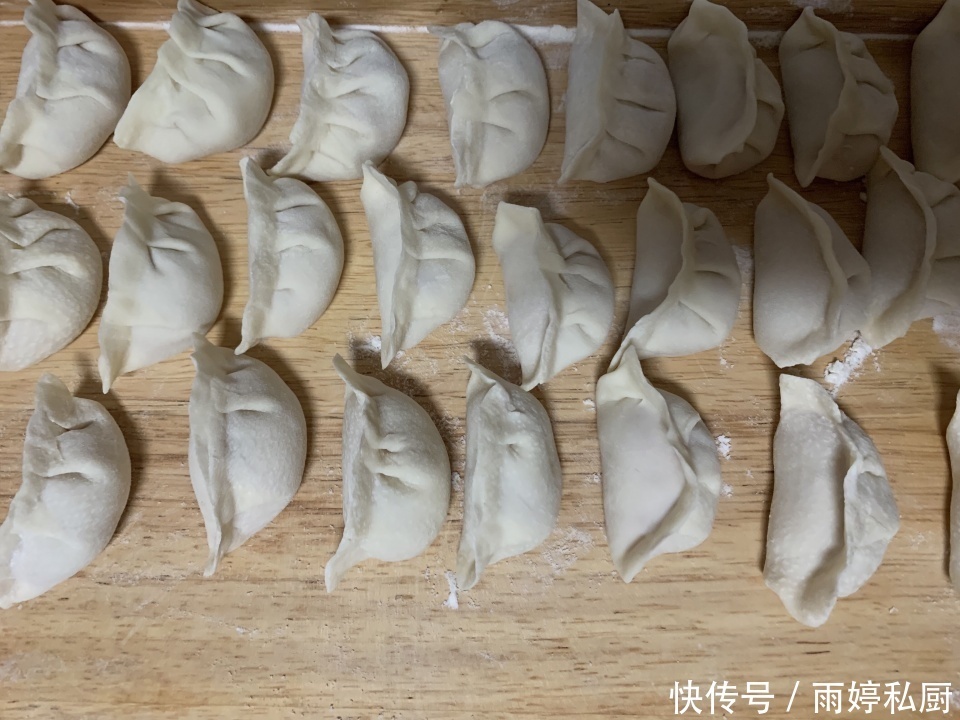 这菜2块钱一斤，一年四季都有，用来包饺子太香了，家人都爱吃
