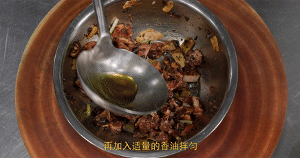 做法|厨师长教你：家常“排骨煲仔饭”的做法，米饭和锅底的锅巴都很香