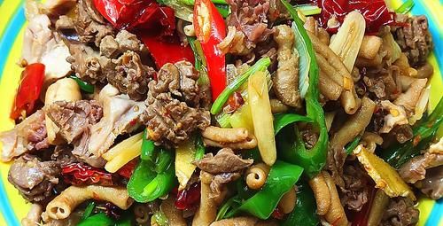 鸡杂试试这样炒来吃，口感脆嫩一点不老，味道香辣好吃，特下饭