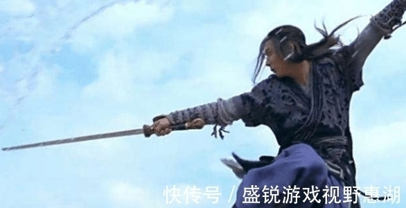 九阴真经&此人被独孤求败误伤,后自创一门神功,那武功冠绝武林两百多年
