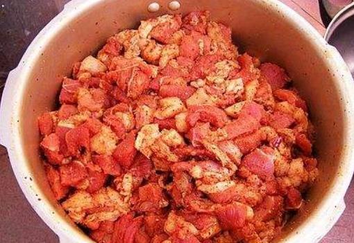 腊肠|灌腊肠,记住“4窍门”,腊肠口感棒味道香,无腥味,十分正宗