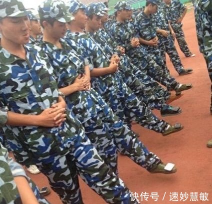 上辈子|妹子上辈子是青蛙吗?这姿势是要起飞还是起跳呢?哈哈哈哈