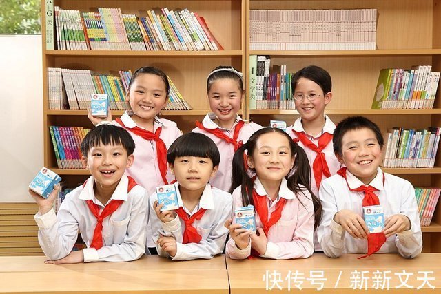 钙质|中国人钙摄入量不足欧美一半,“学生奶”真能强壮孩子吗?