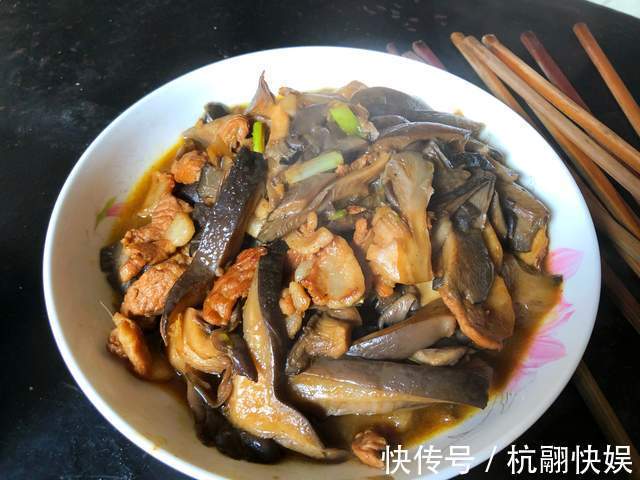 妈妈|我和老公去娘家吃饭，妈妈准备5道菜，没山珍海味，却温馨难得！