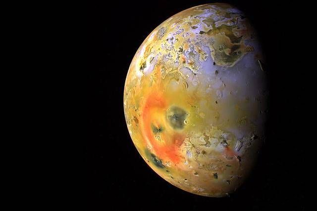 太阳系火山运动最剧烈的天体，岩浆喷出500公里高，看上去像地狱