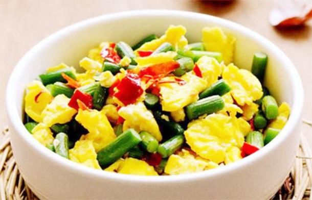 大长腿|天气越爱越凉爽孩子可以天天打篮球长高,多吃长高菜,个头蹭蹭长