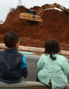 |搞笑GIF段子:妹子是有,不知道你力气够不够?