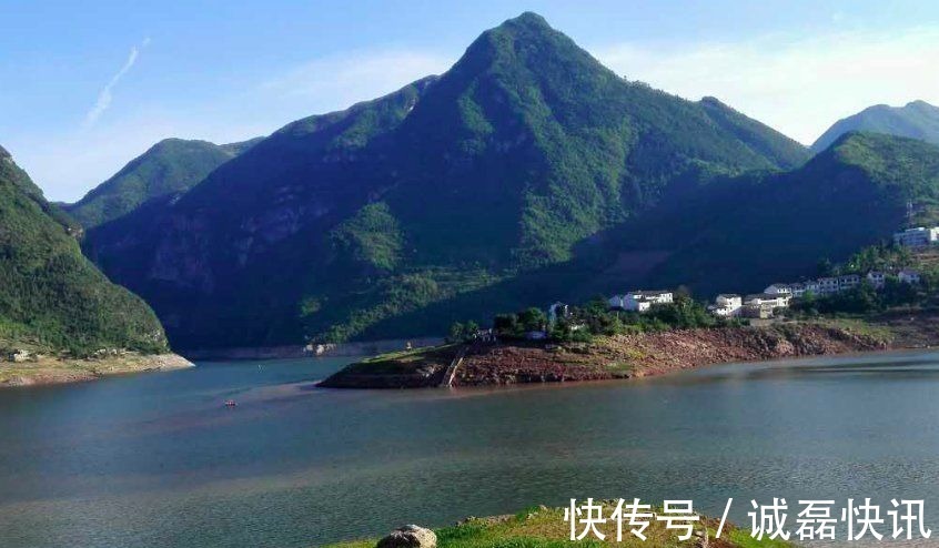 送别诗!王勃很经典的一首送别诗,开篇便是千古名句,至今广为流传