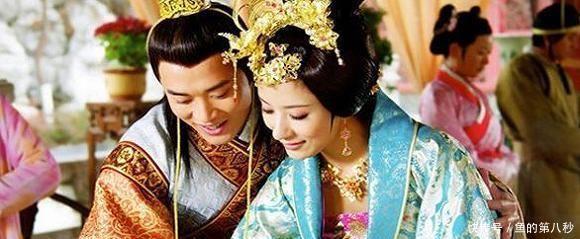 立为|皇帝后宫无一子嗣,太监突然领出一位皇子,后来被立为太子!