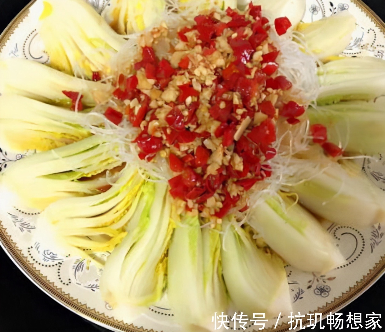 小白菜|女性不想老太快,多吃三种美食,排毒抗衰,袪皱护肤,肌肤更细腻