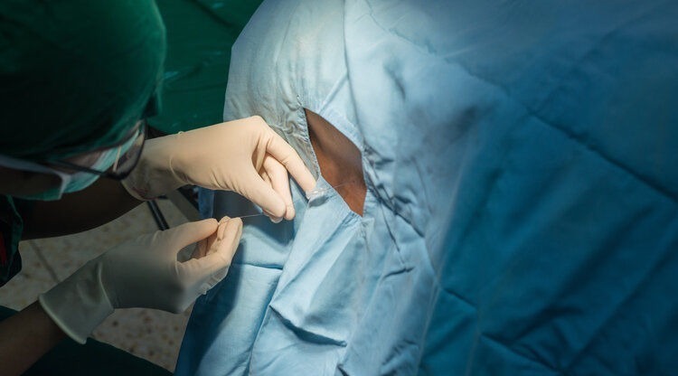 产妇|全麻和半麻有何区别?全麻就是睡了一觉?醒来会变傻、变笨?