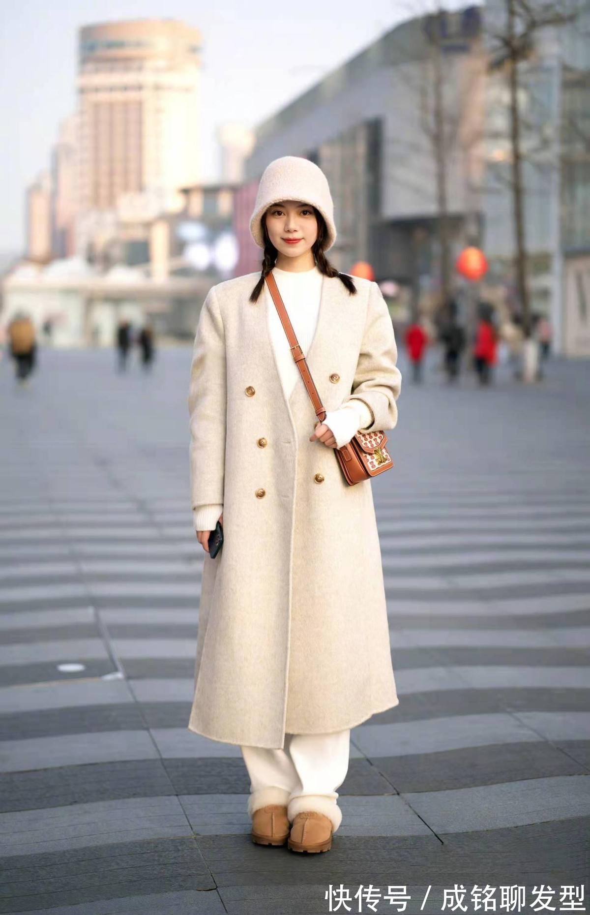 搭配|步入四十岁的女人,穿搭讲究质感而不是花哨,试试这几款时髦单品