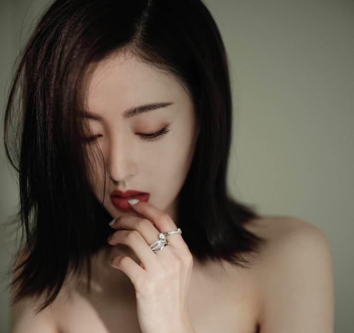 弧度|剪锁骨发选择外翻还是内扣？选对了显洋气还好打理