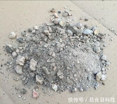 垃圾桶边的蜂窝煤渣,全被邻居偷偷捡回家,逼问才知有这奇用