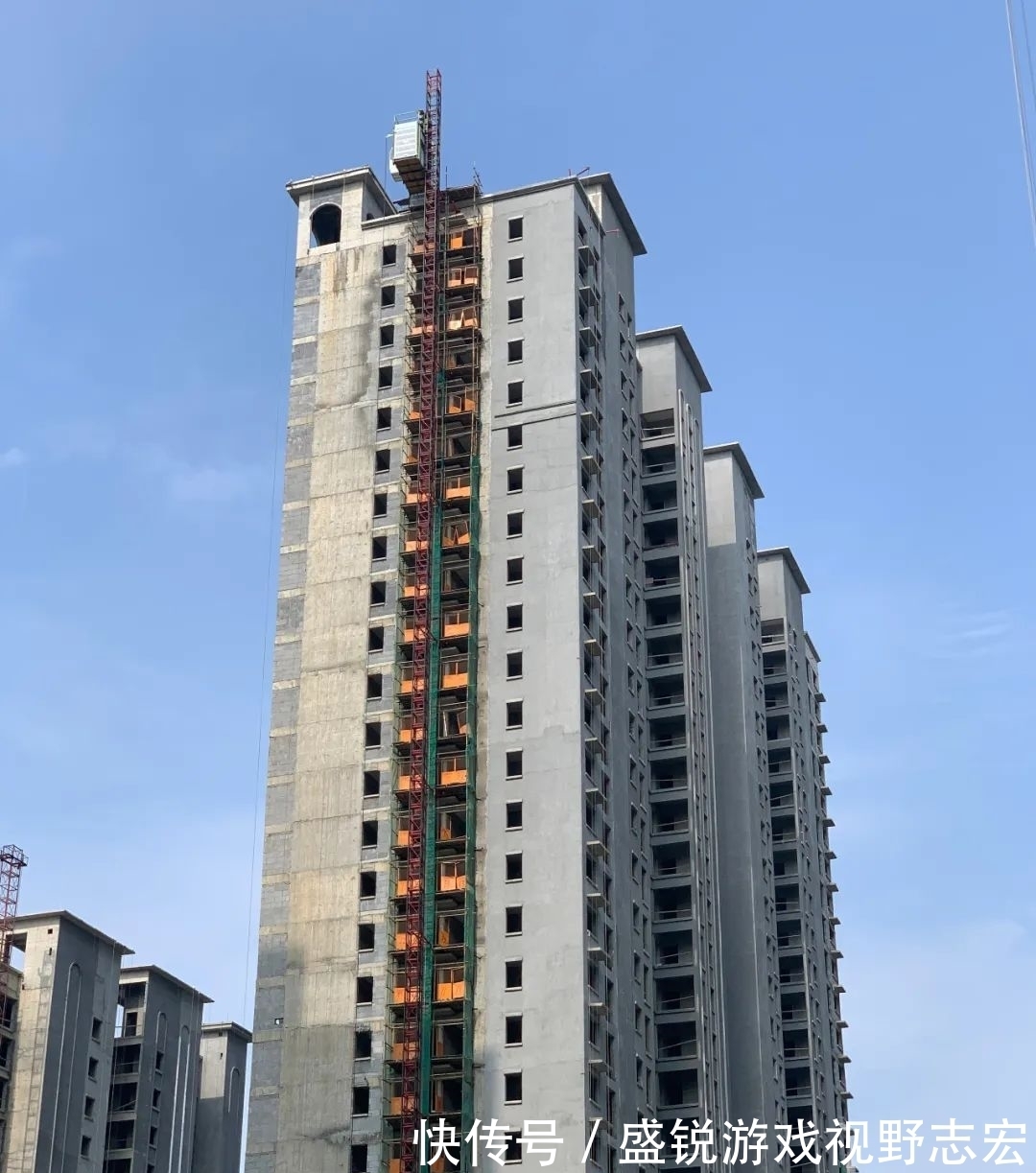 施工|西班牙小镇工程进度播报:仲夏知绿盛 臻情传家音