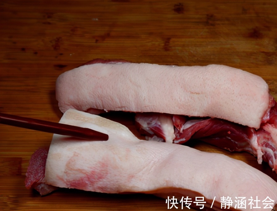 猪皮|猪皮上的猪毛去不干净养猪户教你3个土方法,5分钟去除干净!