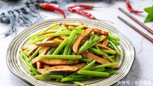 和习惯性便秘|这个菜冬天吃不起,现在2元一大把,好吃又补脑,错过你会后悔的